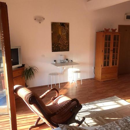 Cosy Rooftop Studio With Balcony Belgrad Exteriör bild