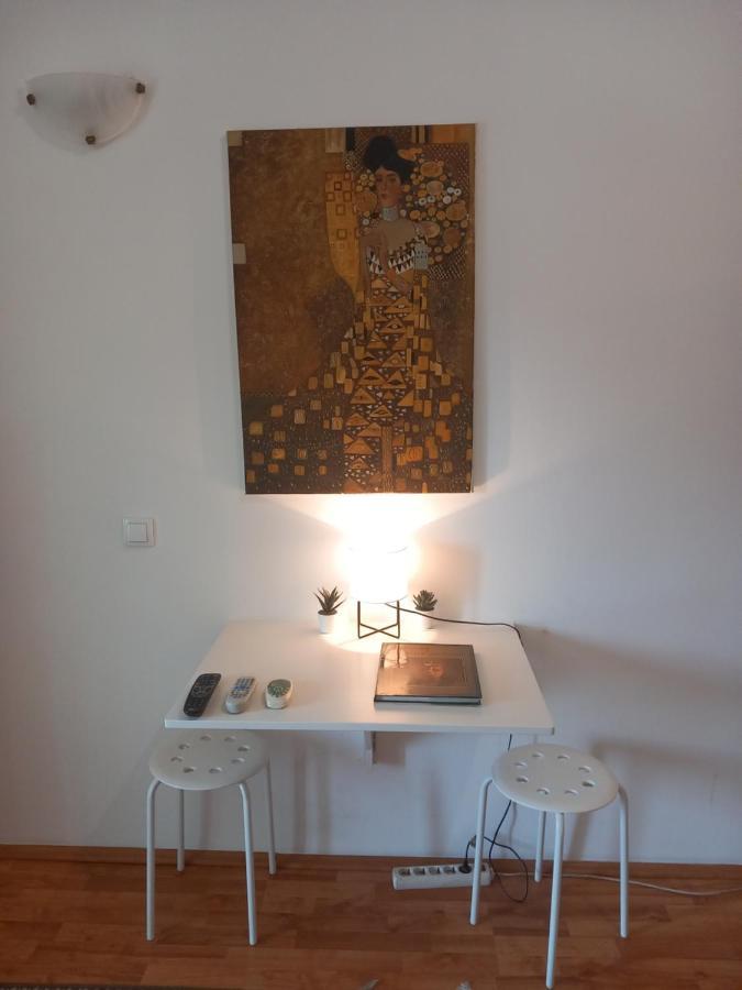 Cosy Rooftop Studio With Balcony Belgrad Exteriör bild